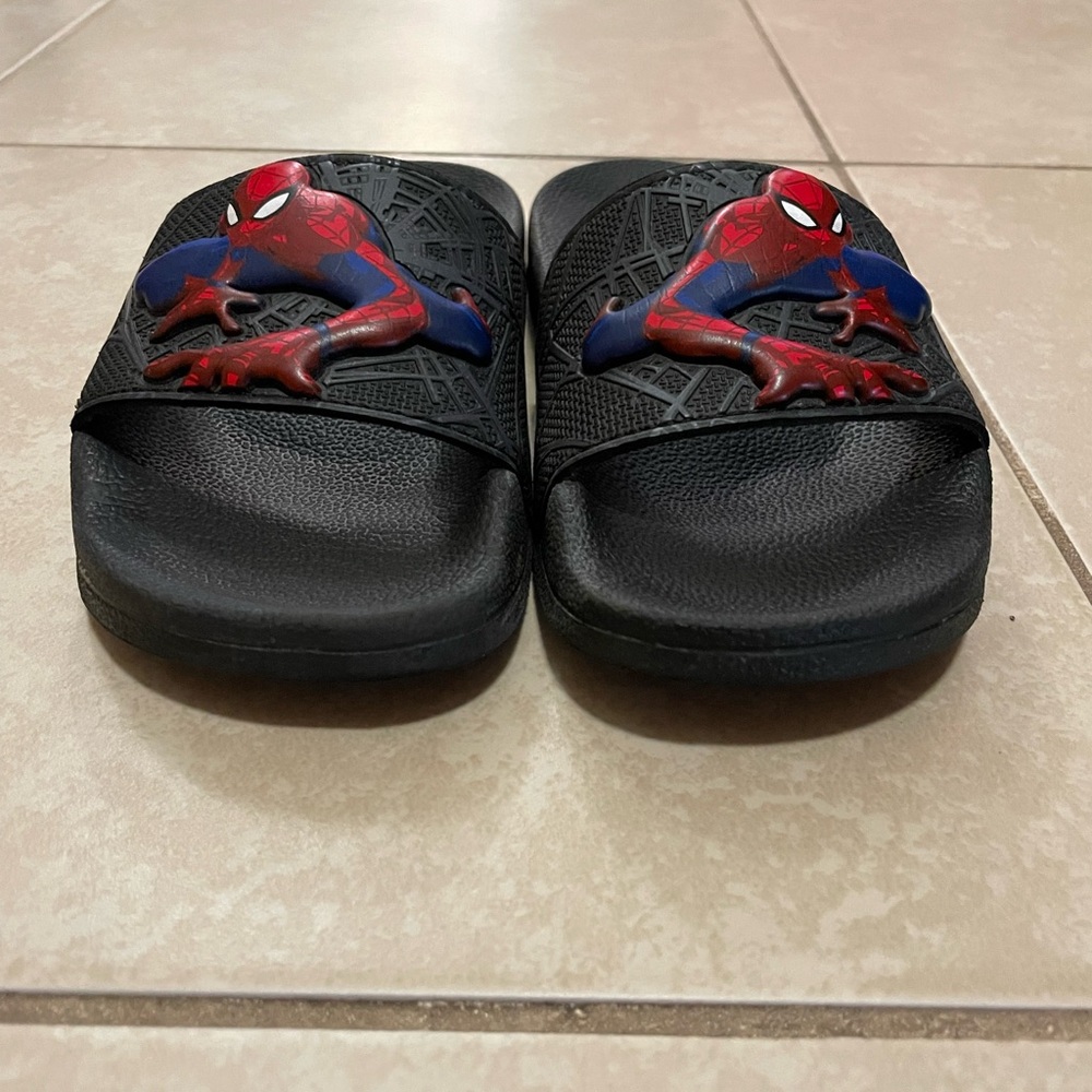 Adidas Kids Black and Red Spider-Man adelite Sandals - Picture 2 of 3